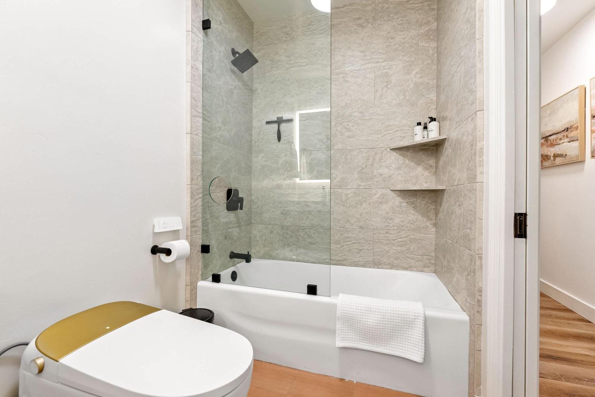 Serene Oasis Sauna And Cinema 佩索罗伯斯 外观 照片
