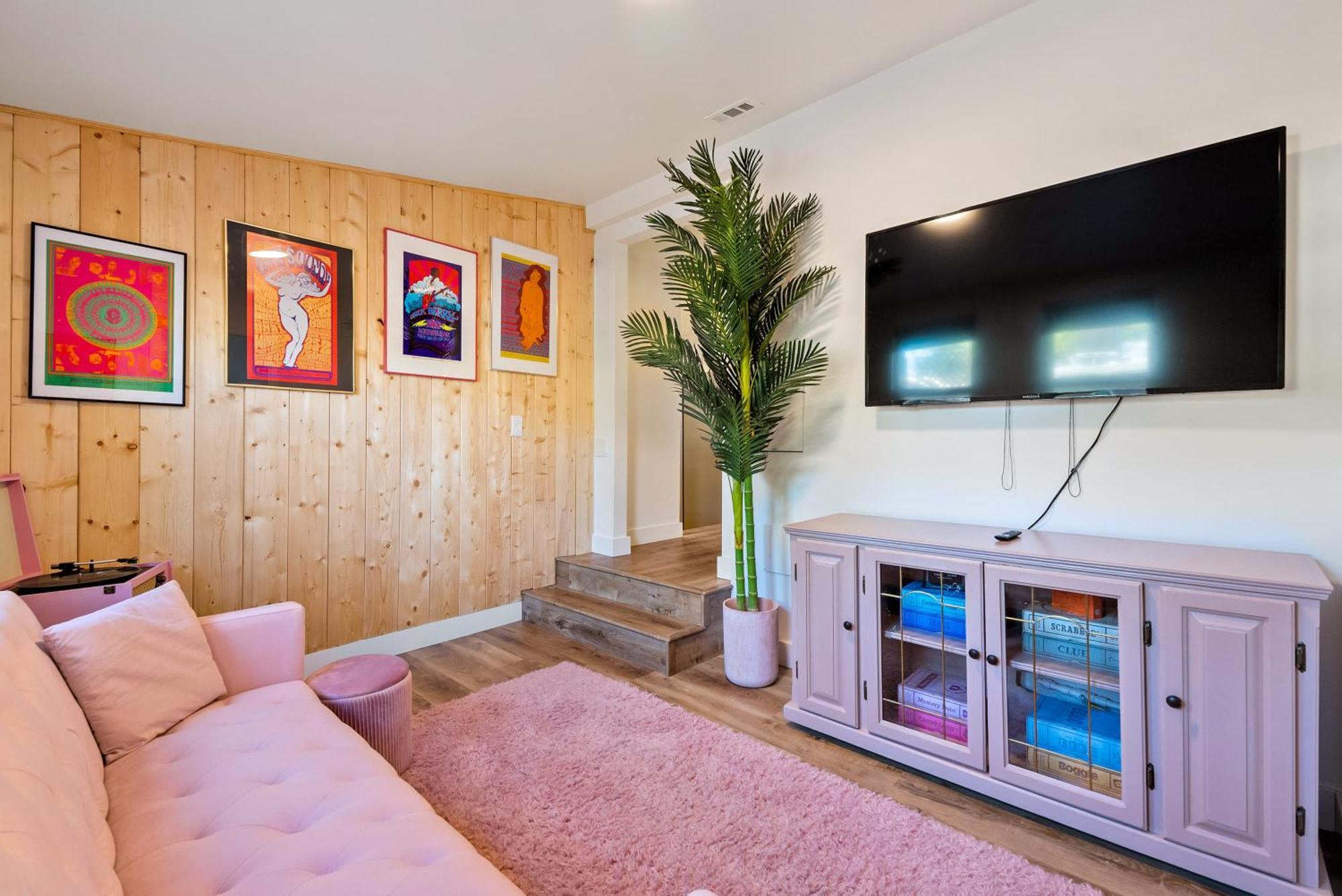 Serene Oasis Sauna And Cinema 佩索罗伯斯 外观 照片